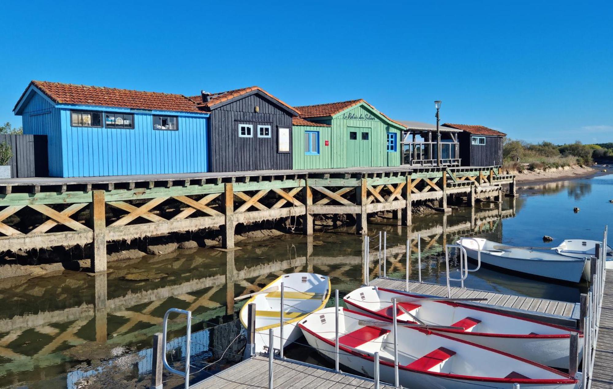 3 Bedroom Amazing In Royan